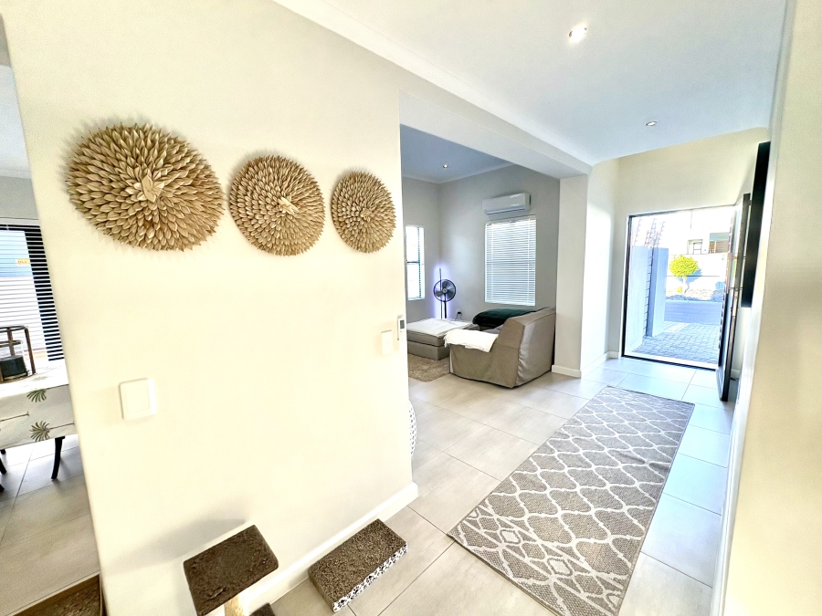 3 Bedroom Property for Sale in Sandown Western Cape